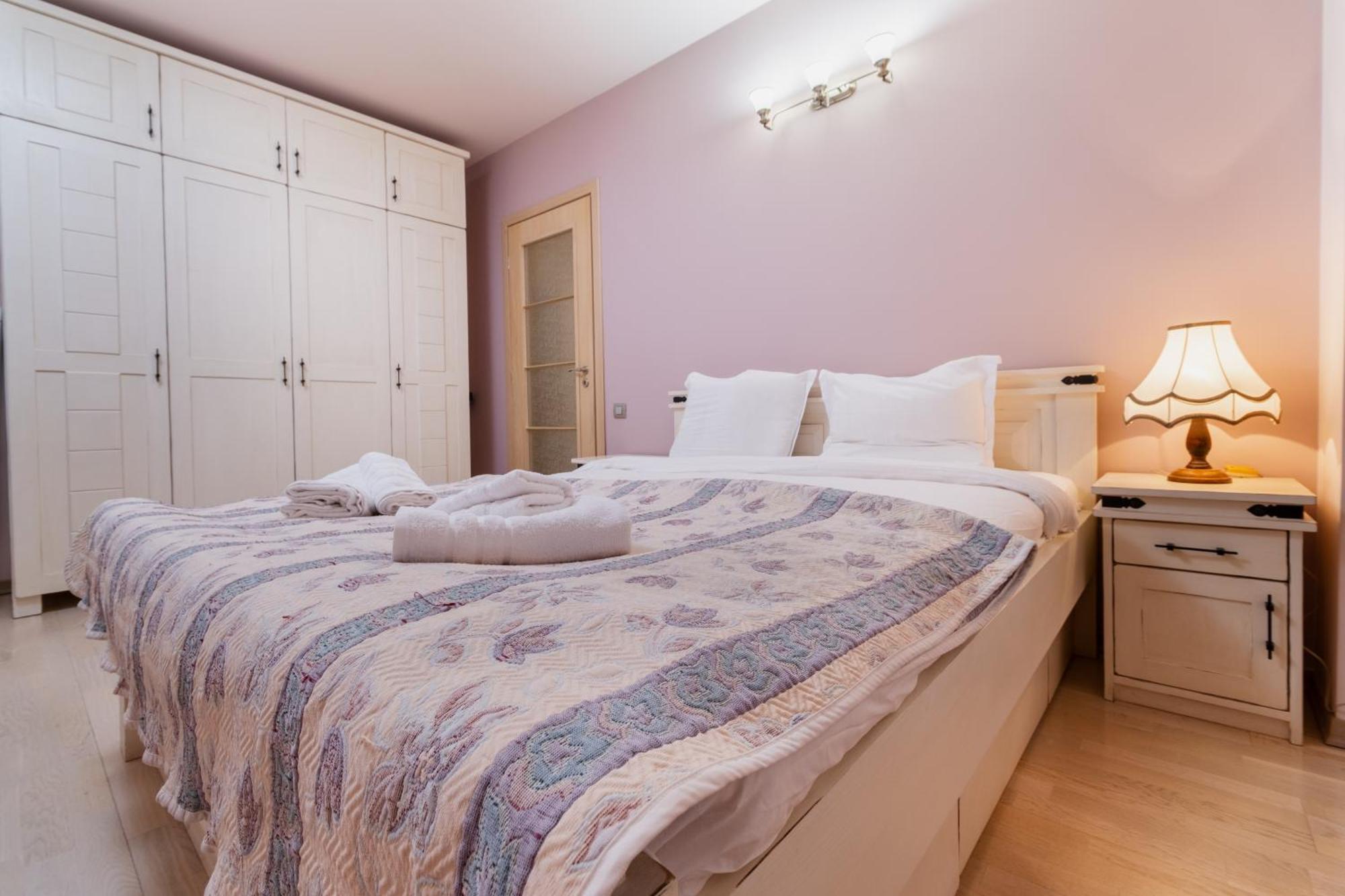 Elegant 1-Bedroom Apartment พลอฟดิฟ ภายนอก รูปภาพ