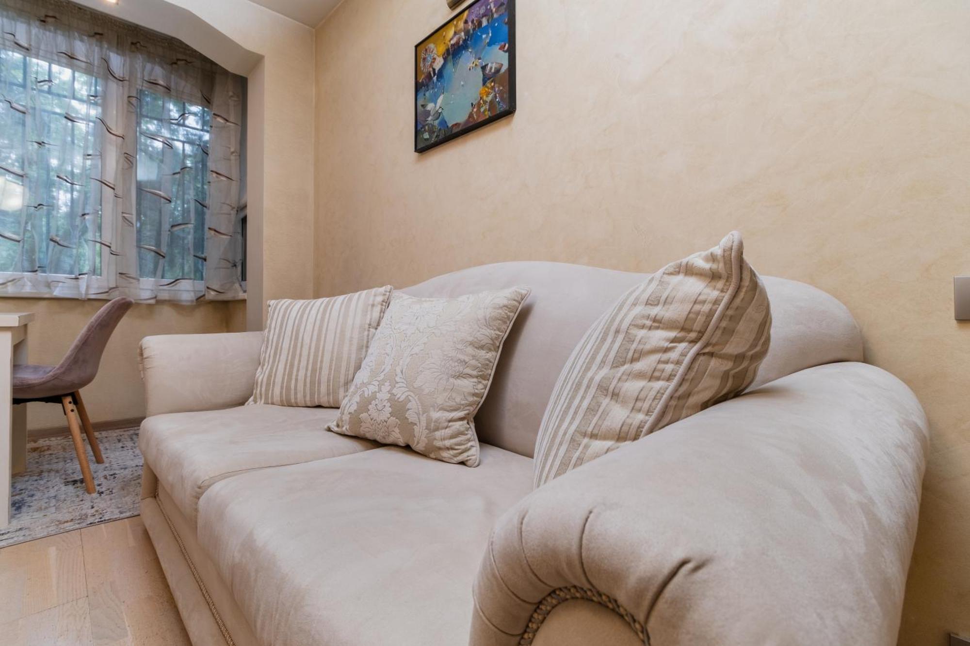 Elegant 1-Bedroom Apartment พลอฟดิฟ ภายนอก รูปภาพ