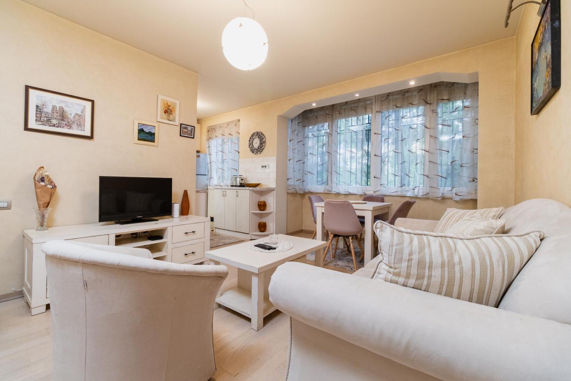 Elegant 1-Bedroom Apartment พลอฟดิฟ ภายนอก รูปภาพ